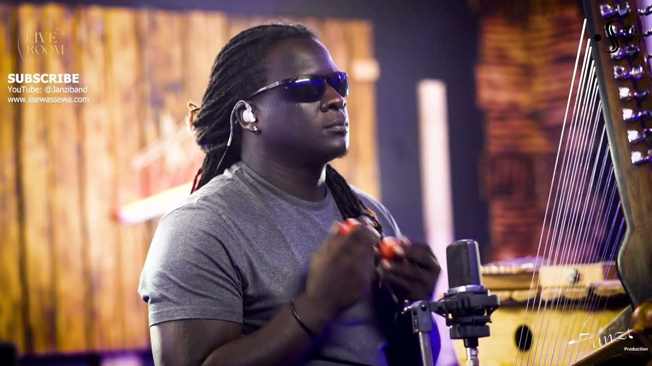 video-section-banner-image